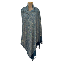 Load image into Gallery viewer, Reversible Shawl W13