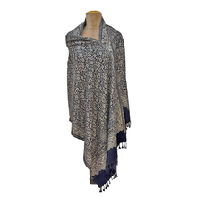 Load image into Gallery viewer, Reversible Shawl W31