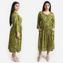 Load image into Gallery viewer, Heena Vines Midi Dress Size 14-30 A5