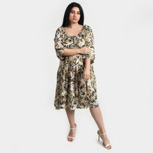 Load image into Gallery viewer, Cream Gathered Dress Size 12-30 F9