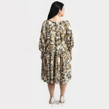 Load image into Gallery viewer, Cream Gathered Dress Size 12-30 F9