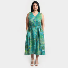 Load image into Gallery viewer, Green Belted Sleeveless Midi Dress Size 14-30 B3