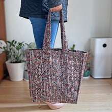 Load image into Gallery viewer, Hand Printed Quilted Tote Bag